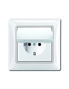 20 EUCKD-94-507^GNIAZDO SCHUKO Z KLAPKĄ POZIOM OCHRONY: IP44.  Basic55 biały alpejski